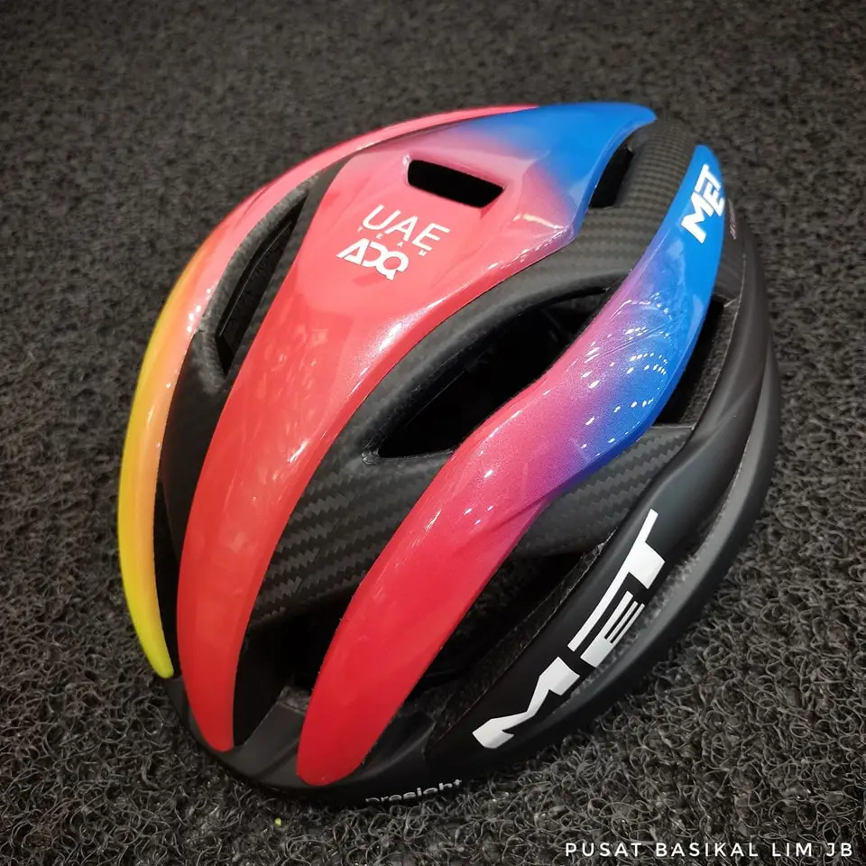 Met Trenta 3K Carbon MIPS Helmet