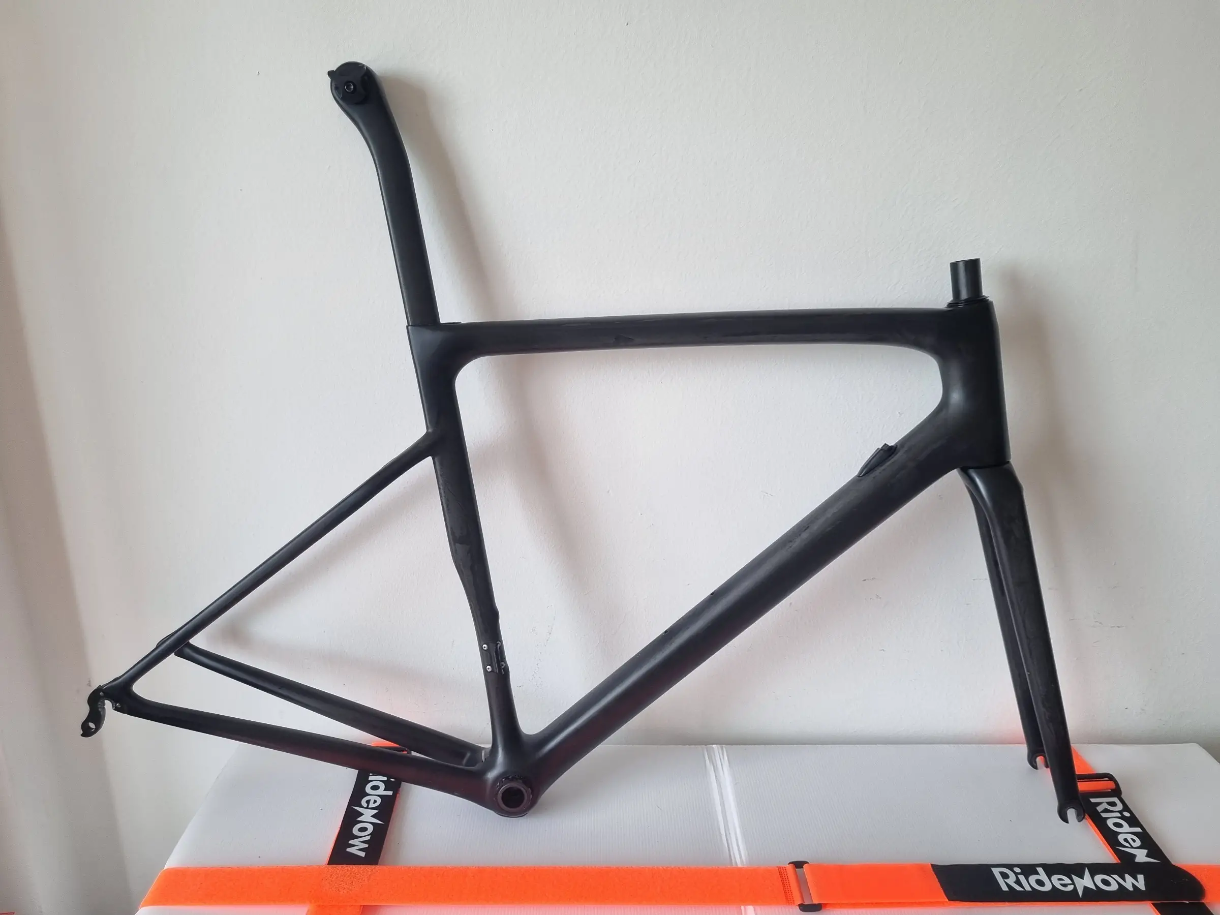 OEM Specialized Tarmac SL6 frameset 56cm