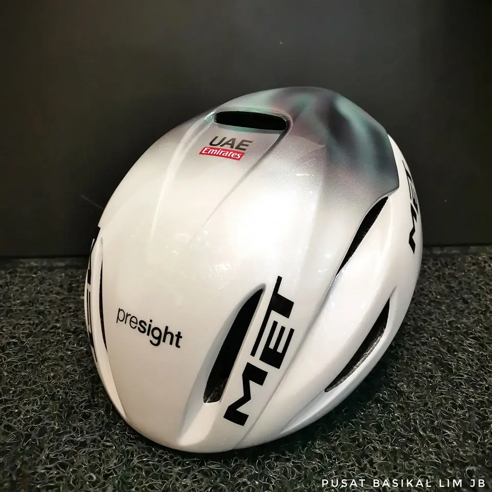 Met Manta MIPS Cycling Helmet