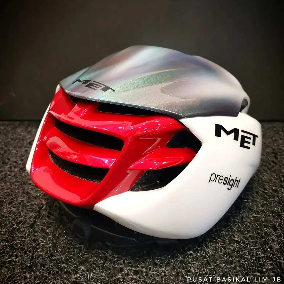 Met Manta MIPS Cycling Helmet