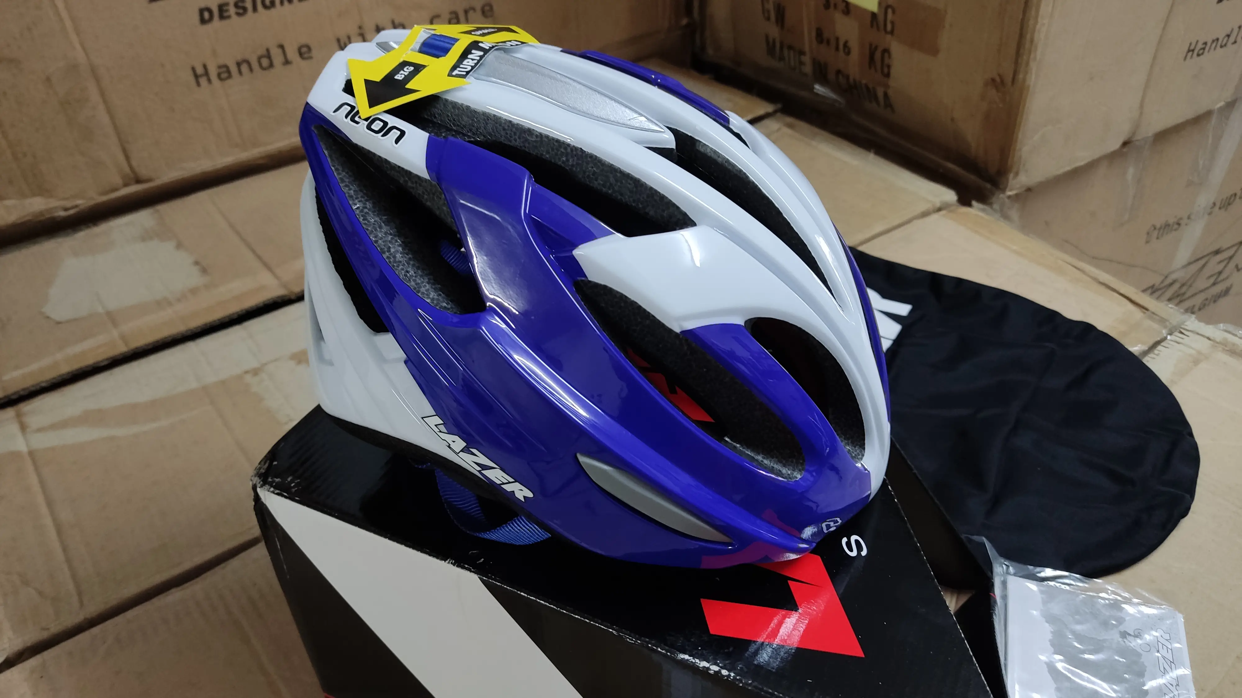 MEGA CLEARANCE SALE 60% OFF Lazer Neon Helmet Unisize (54-61cm) Blue