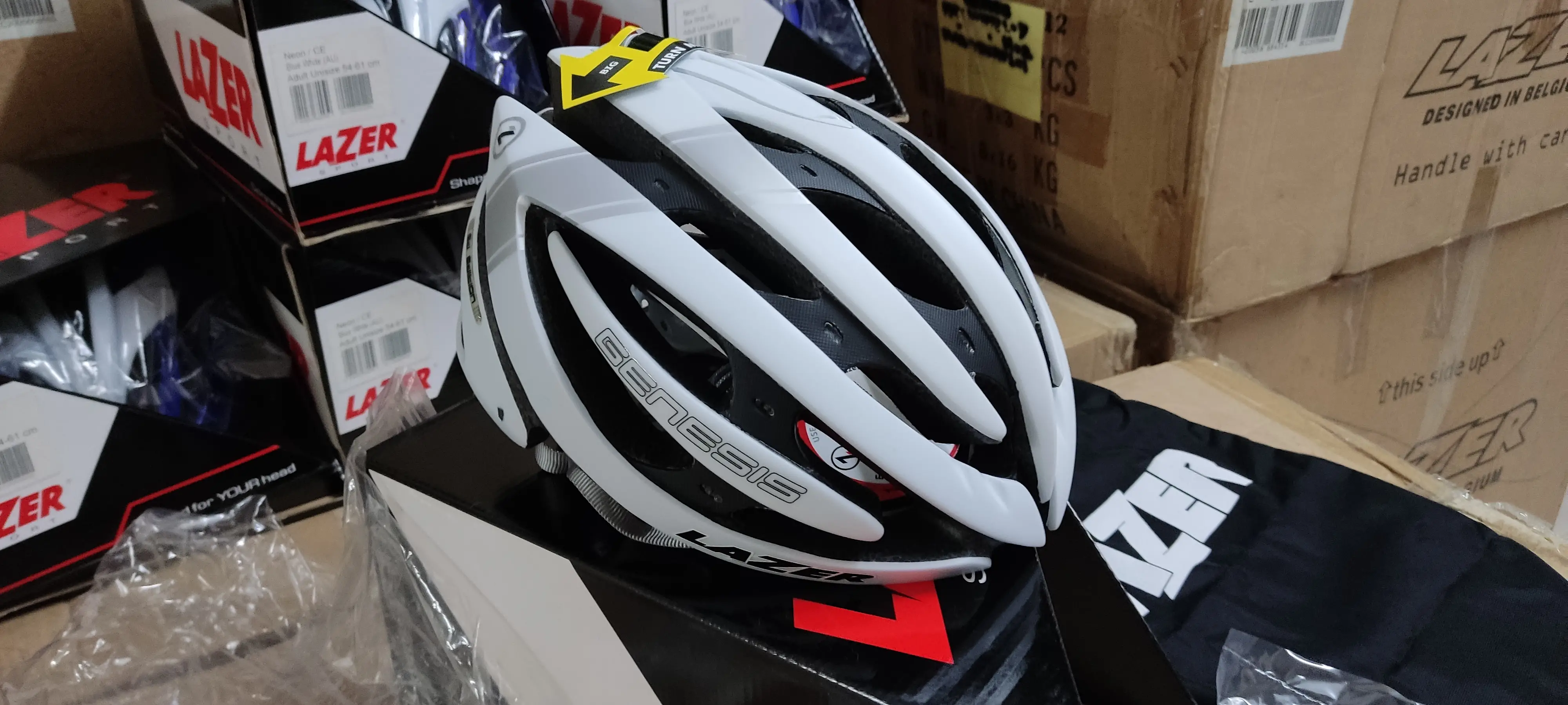 MEGA CLEARANCE SALE 60% OFF Lazer Genesis Helmet L White