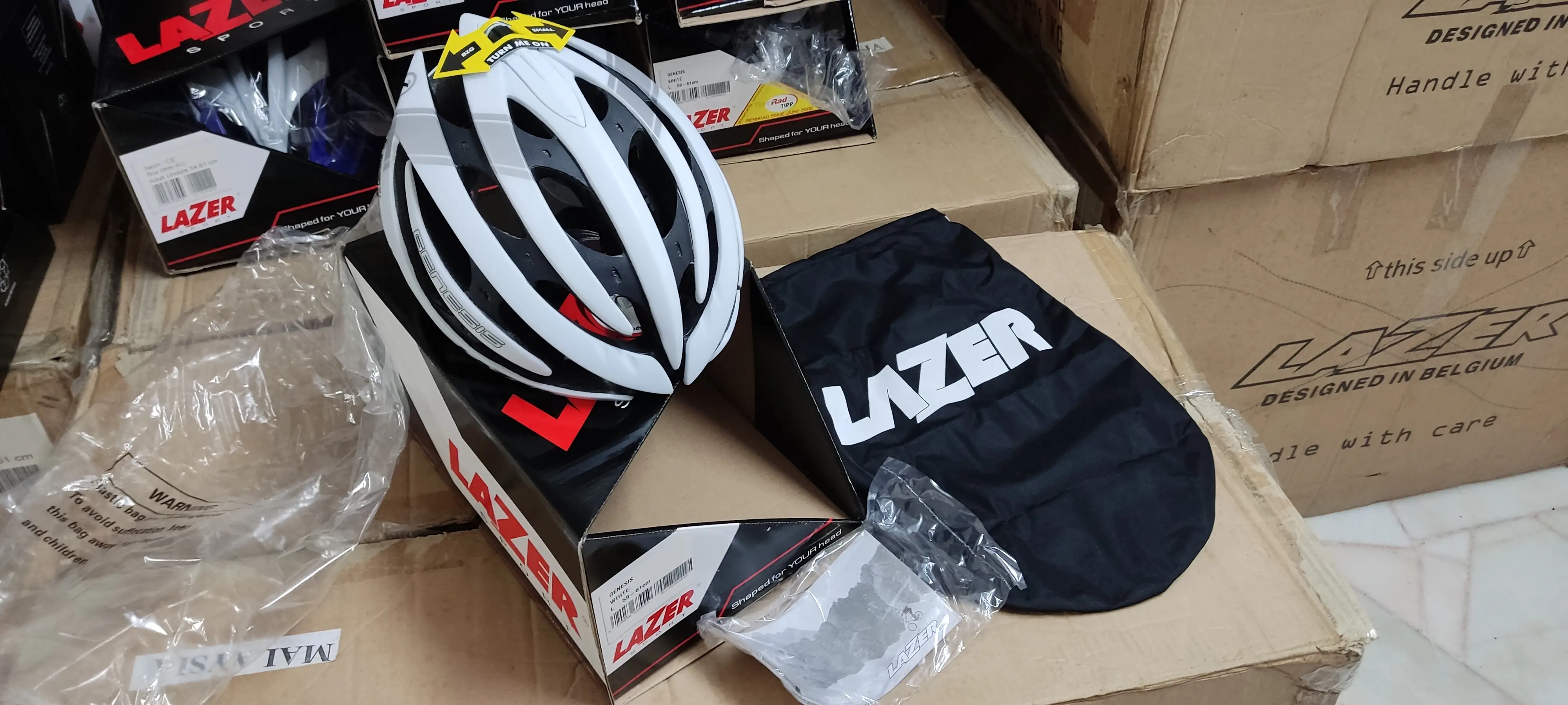MEGA CLEARANCE SALE 60% OFF Lazer Genesis Helmet L White