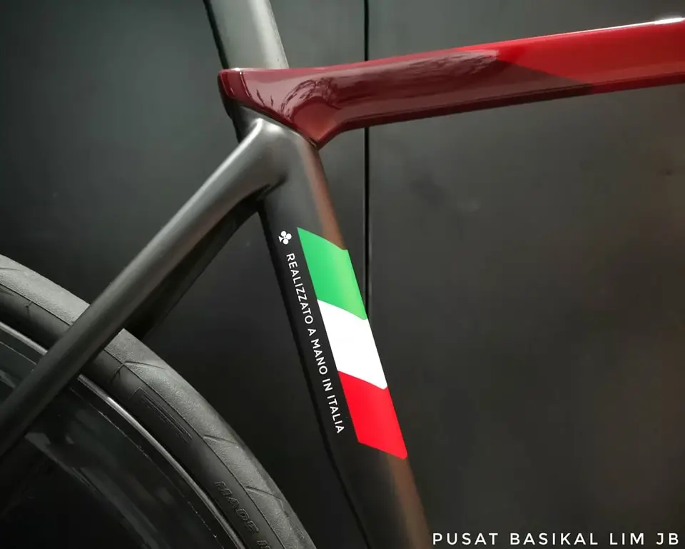 Colnago C68 With Dura-Ace DI2 + Fulcrum Wind40 .