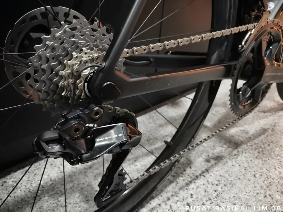Colnago C68 With Dura-Ace DI2 + Fulcrum Wind40 .