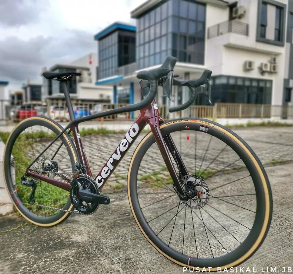 Cervelo R5 Carbon Frameset With Ultegra Di2 & Reserve Carbon Wheelset