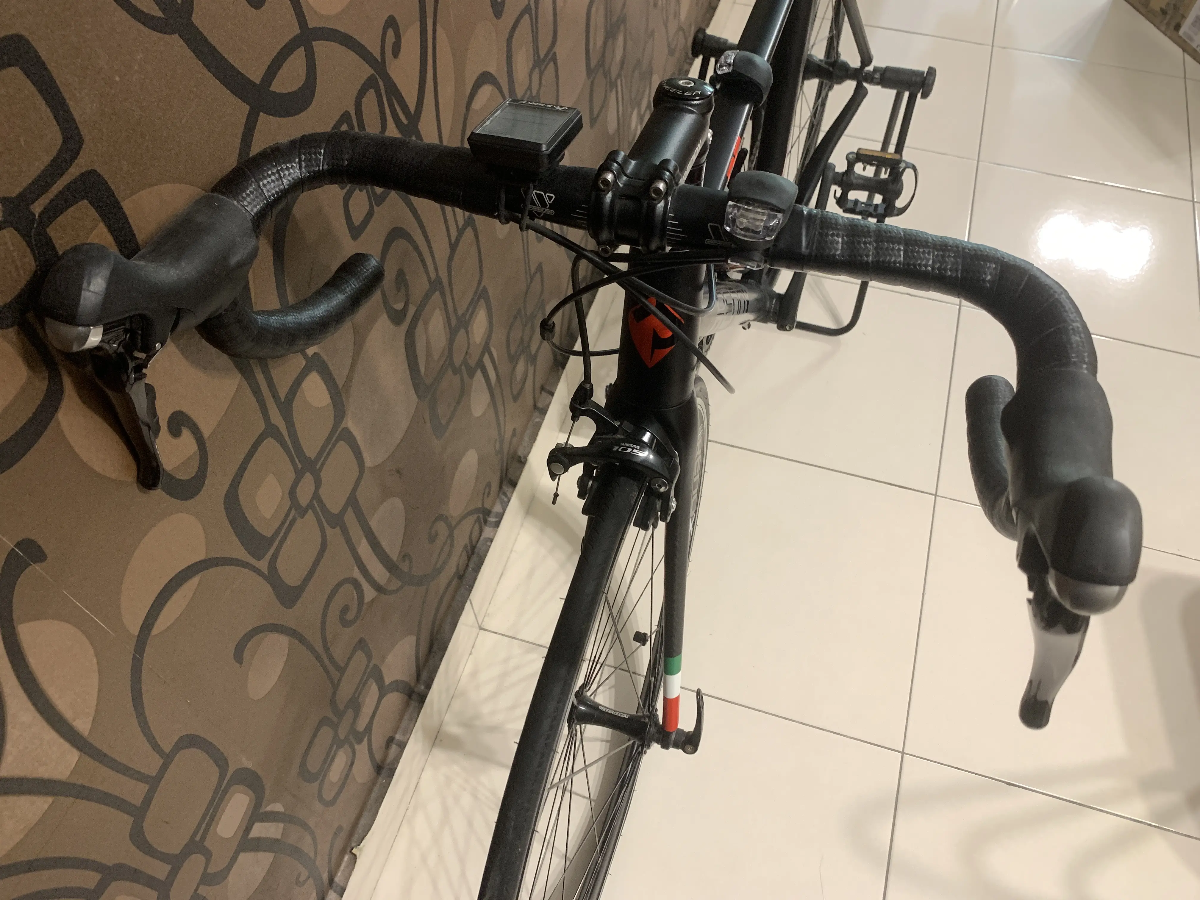 Renox R5 Road Bike with Free Gifts