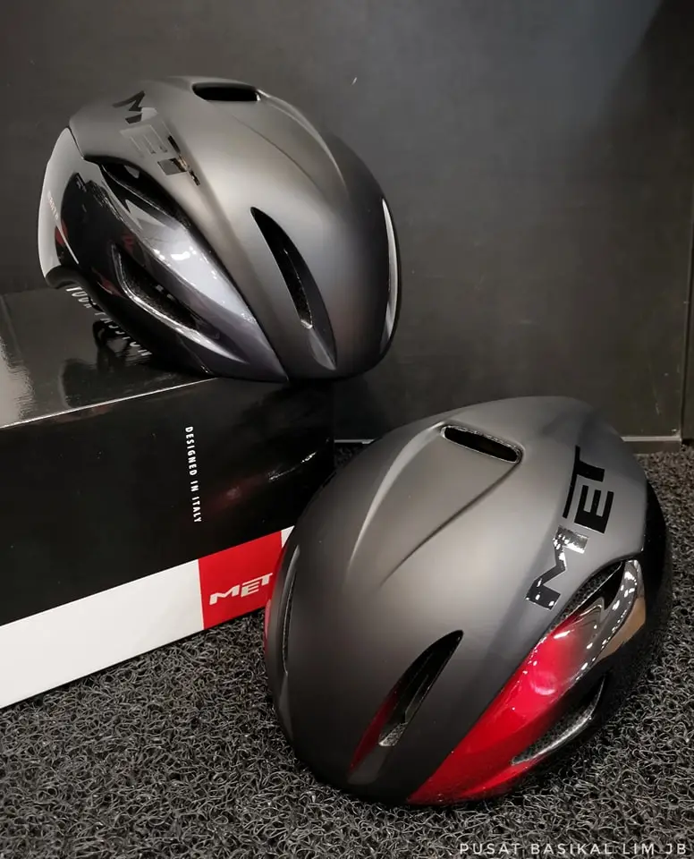 Met Manta MIPS Cycling Helmet........