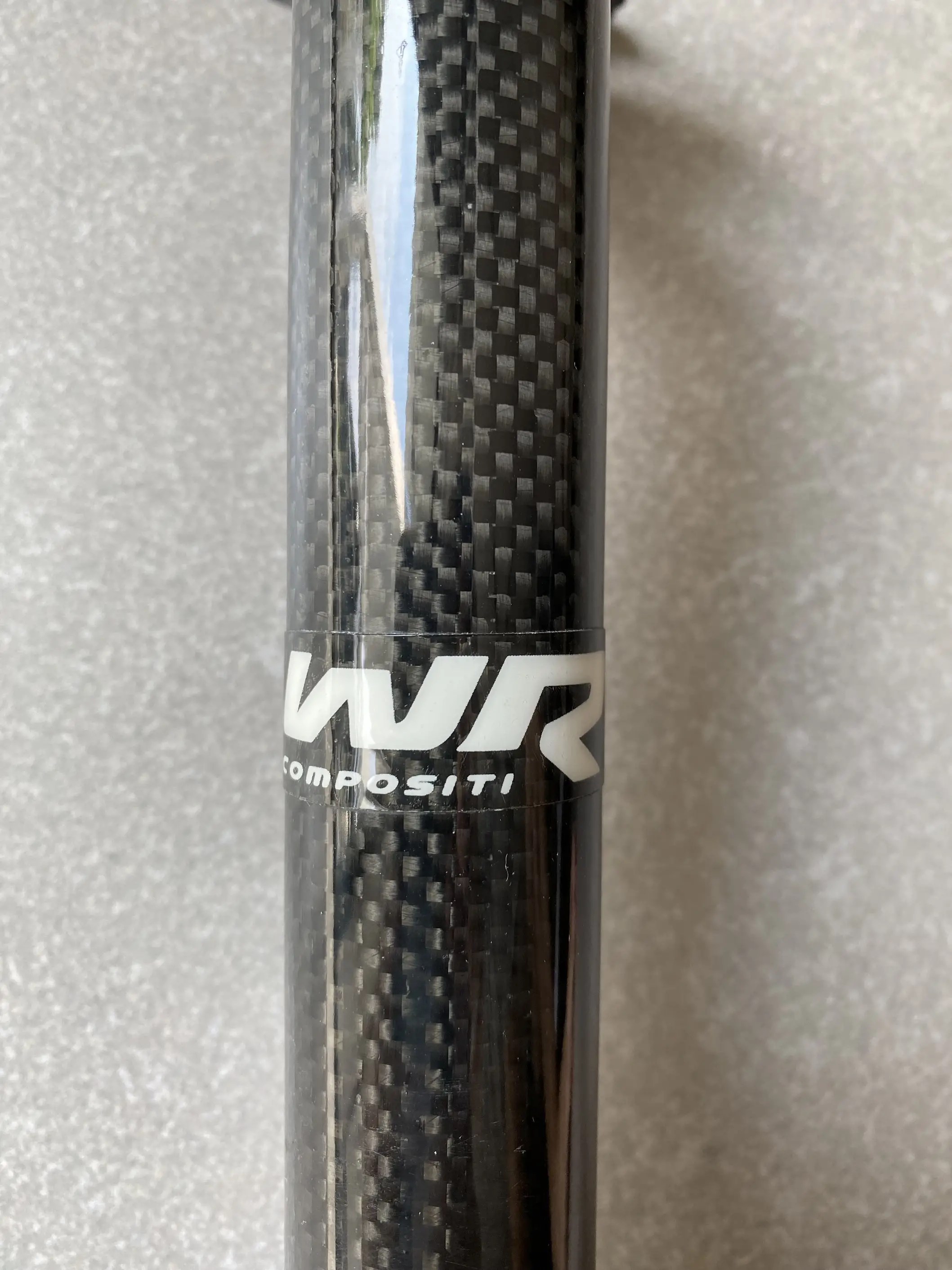 WR Compositi RS carbon seatpost, 37mm setback, 31.6mm x 350mm length