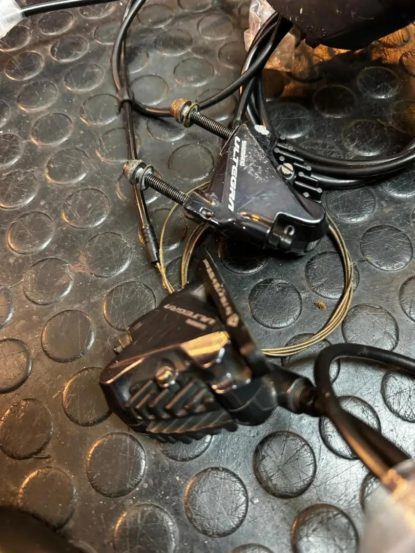 Shimano Ultegra R8020 (Disc 11Speeds) Used !!