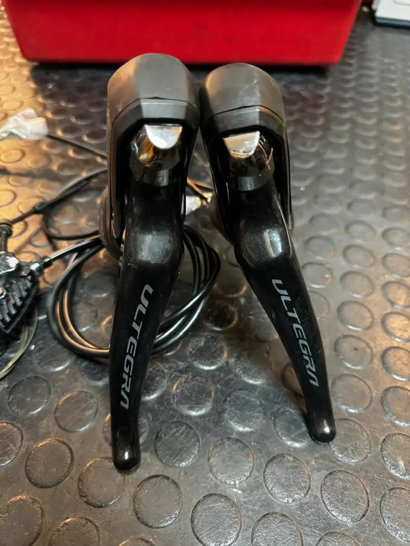 Shimano Ultegra R8020 (Disc 11Speeds) Used !!