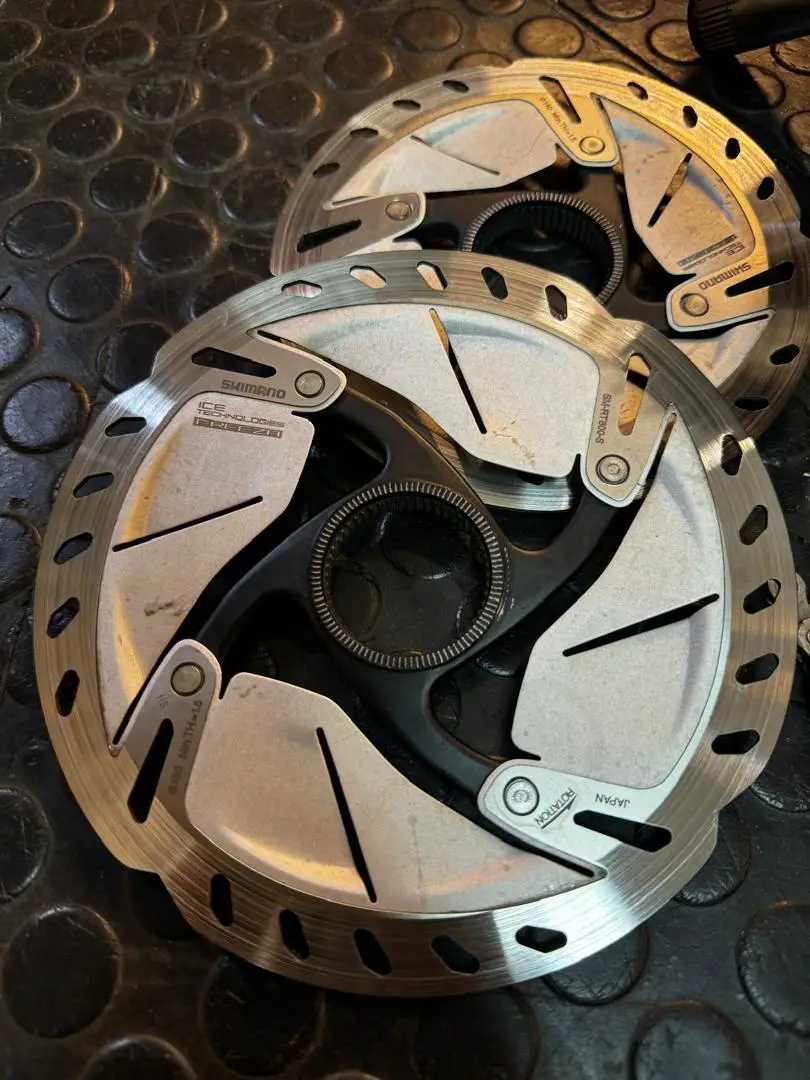 Shimano Ultegra R8020 (Disc 11Speeds) Used !!