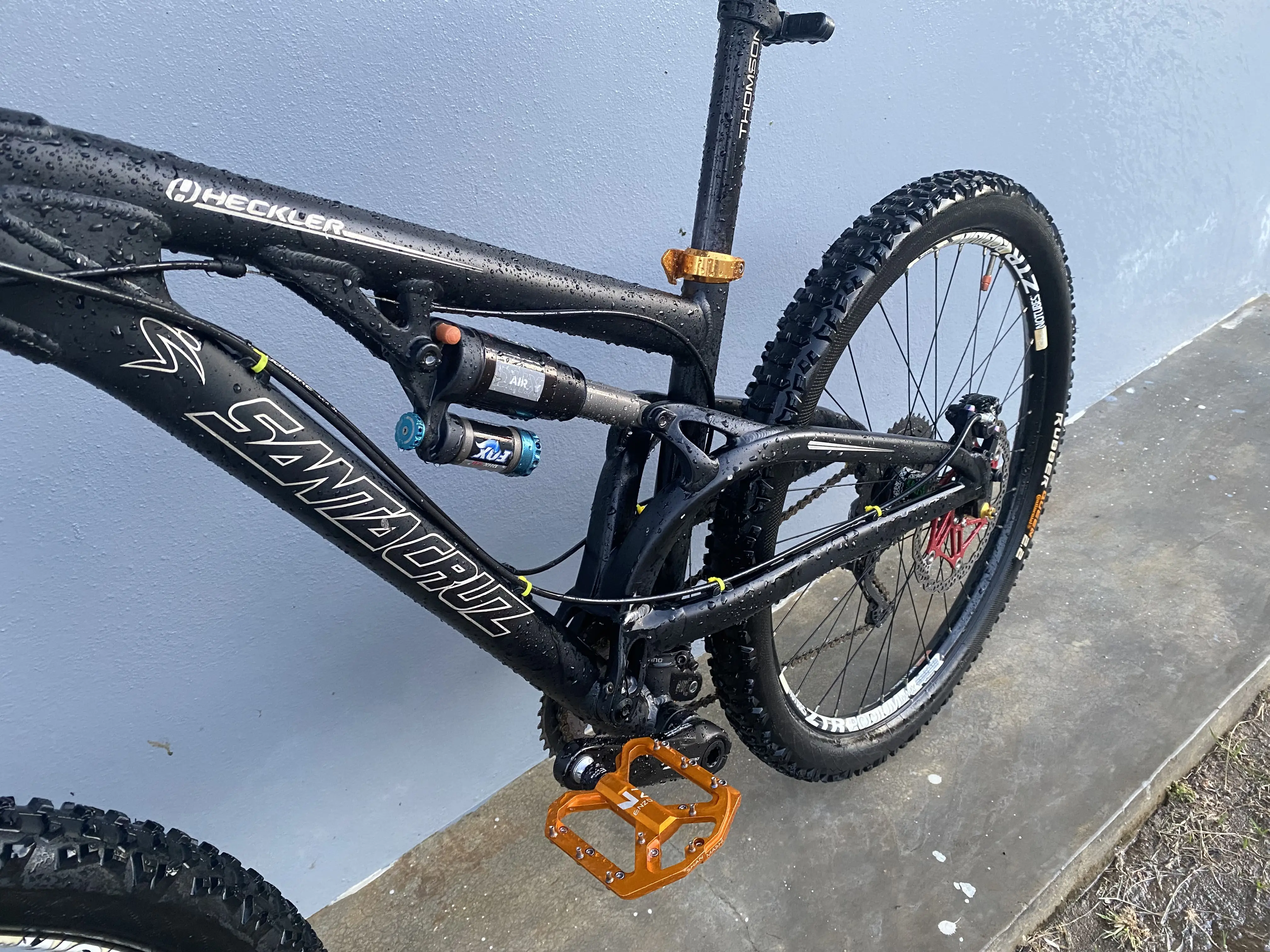 Santa Cruz Heckler S