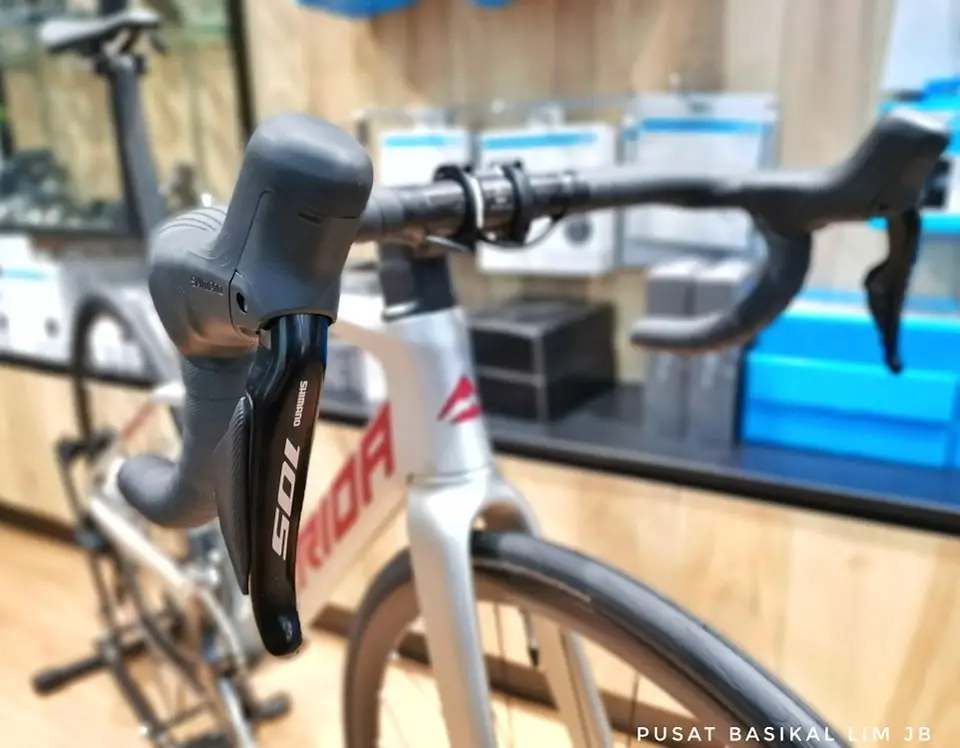 Merida Reacto 6000 105 DI2 Carbon Road Bike ........................