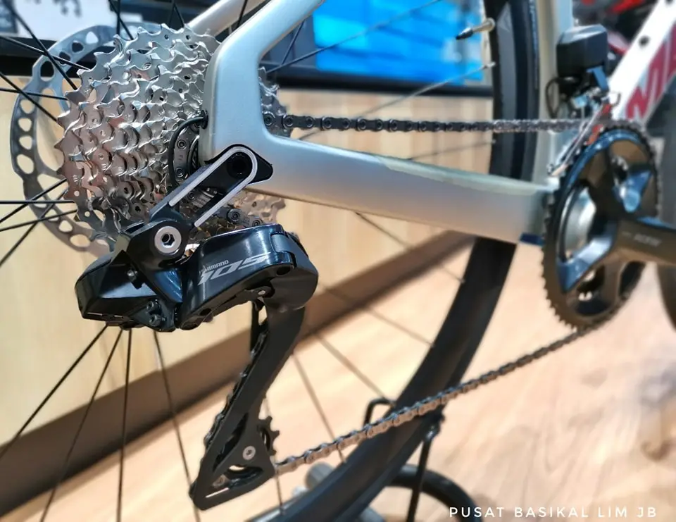 Merida Reacto 6000 105 DI2 Carbon Road Bike ........................