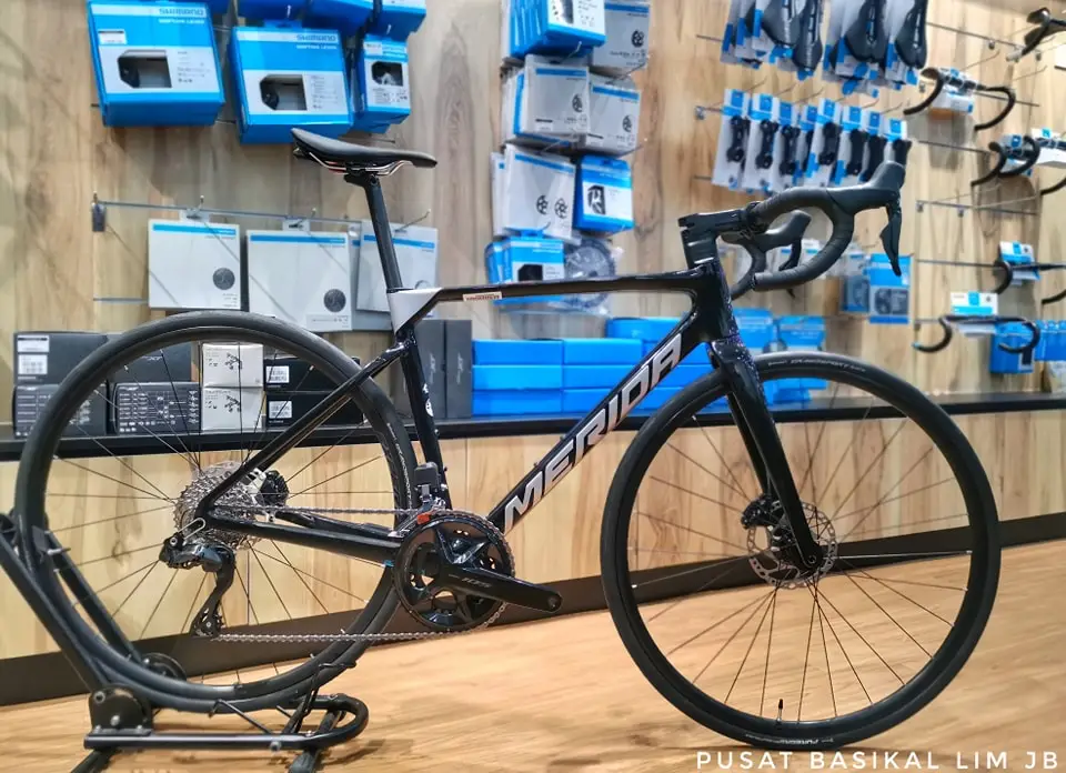 Merida Scultura 6000 Shimano 105 DI2 Disc .......