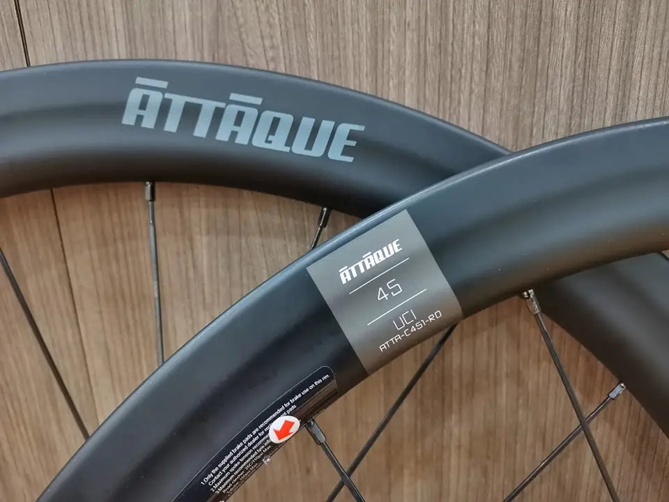 Attaque 45mm Disc Carbon Wheelset