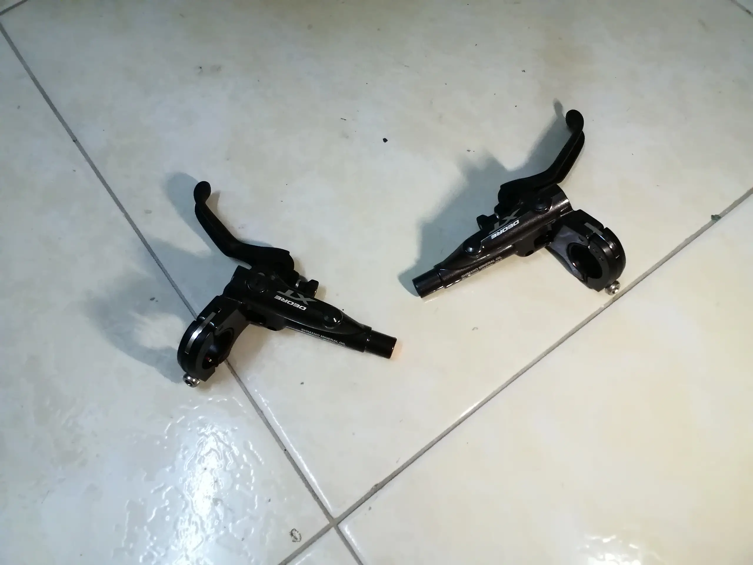 Shimano M8000 Brake Lever Set