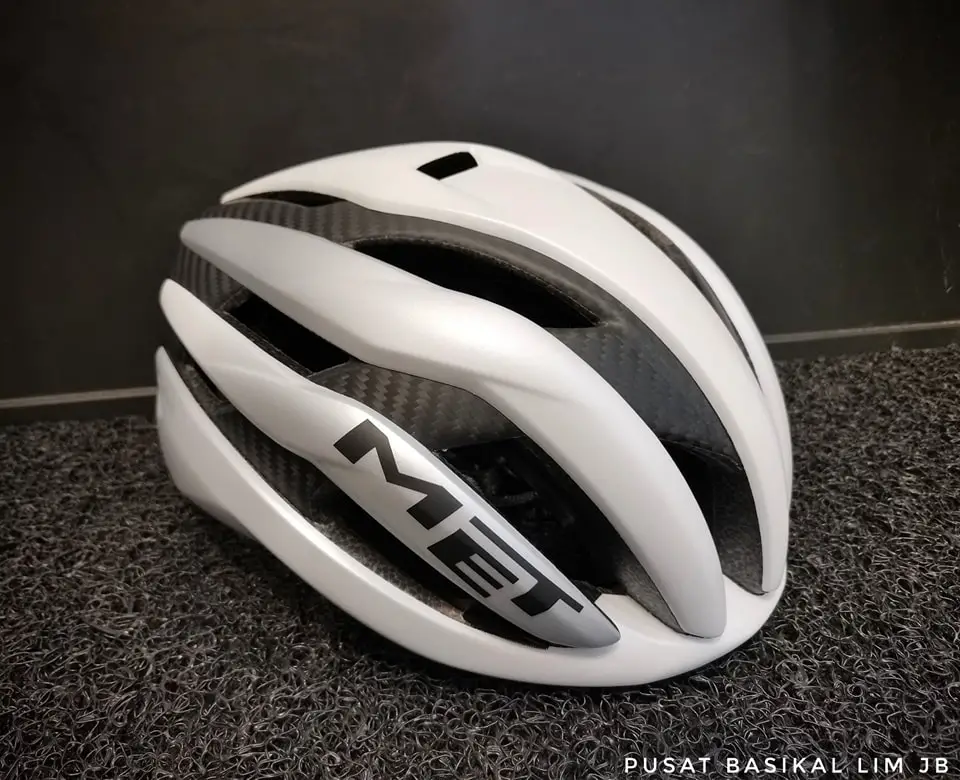 Met Trenta 3K Carbon MIPS Helmet..............