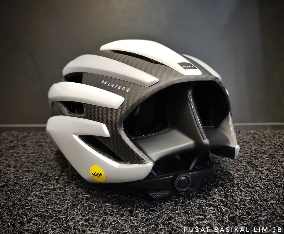 Met Trenta 3K Carbon MIPS Helmet..............