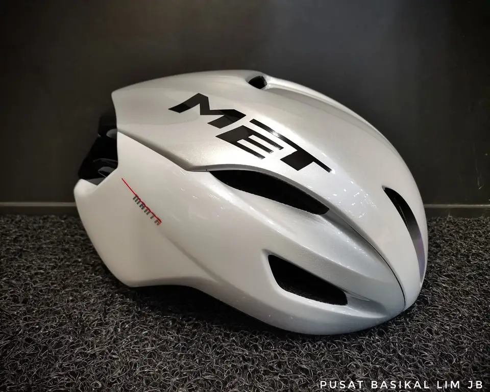 Met Manta MIPS Cycling Helmet...............