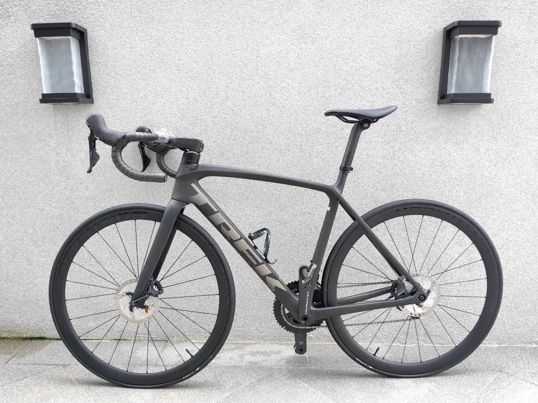Trek Emonda SLR6 Matte Onyx Project One 800 OCLR