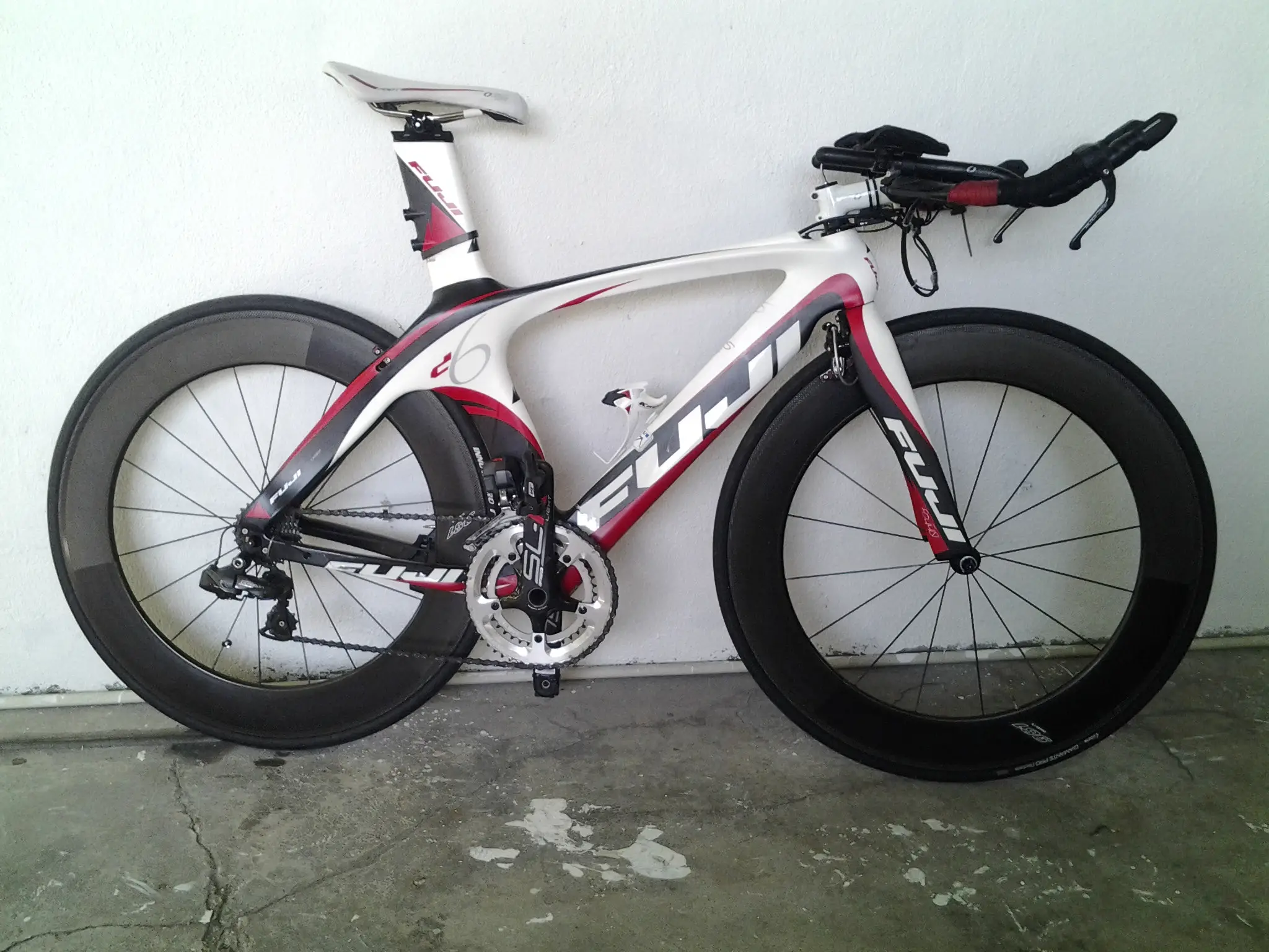 Fuji D6 1.1 Triathlon Aero Road Bike