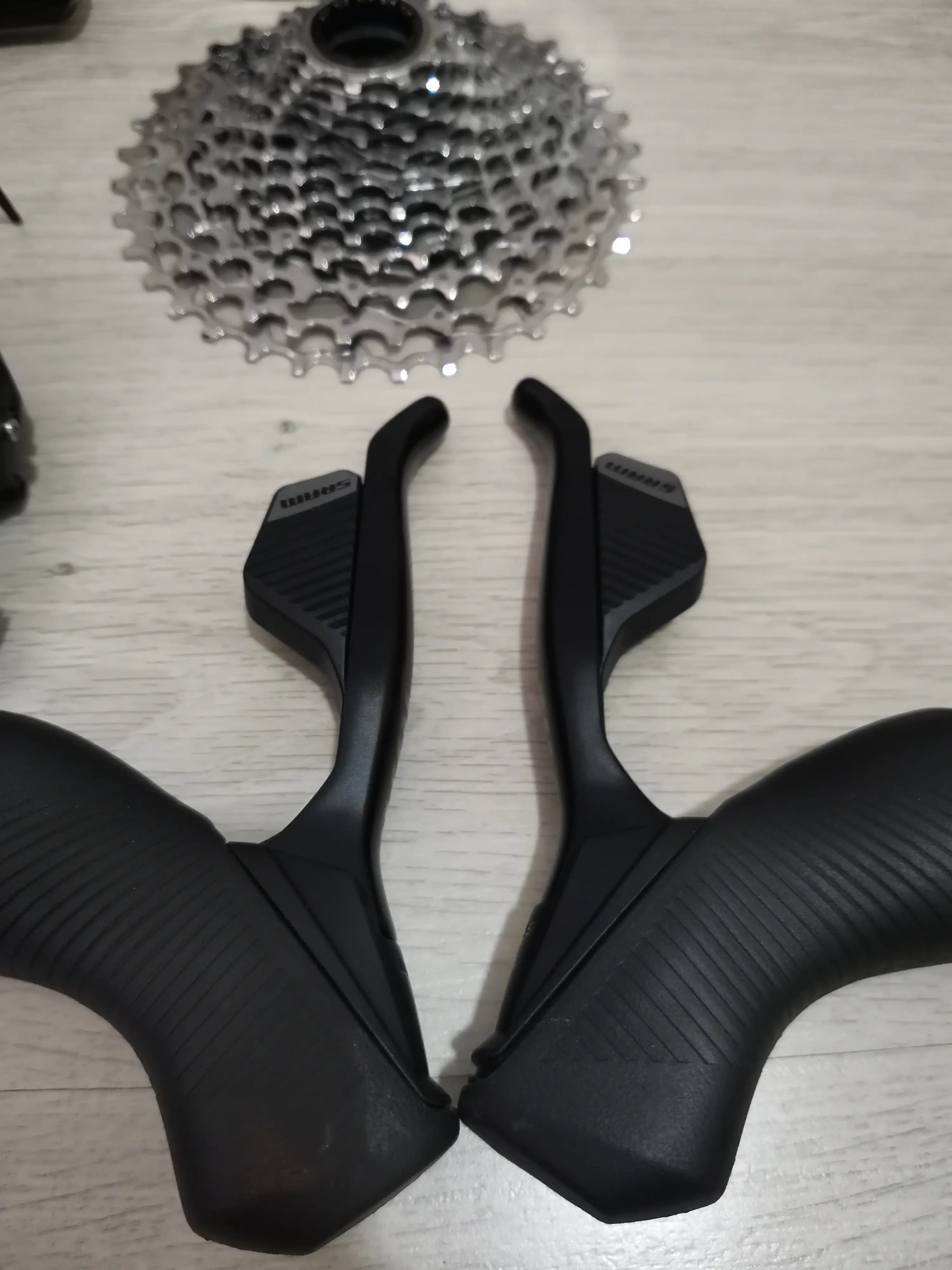 Sram Rival AXS 12 Speeds - Disc - (Brand New !)