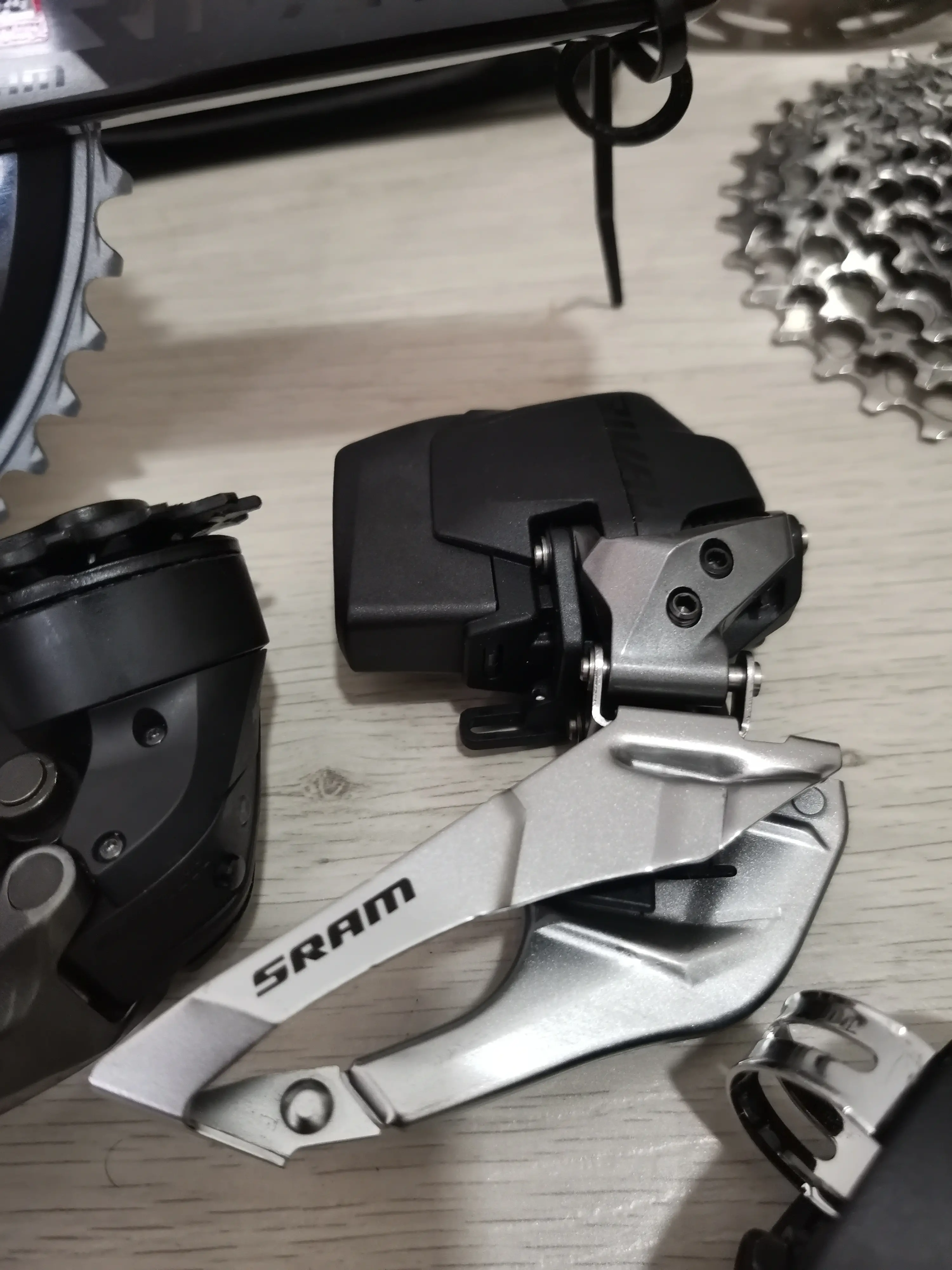 Sram Rival AXS 12 Speeds - Disc - (Brand New !)