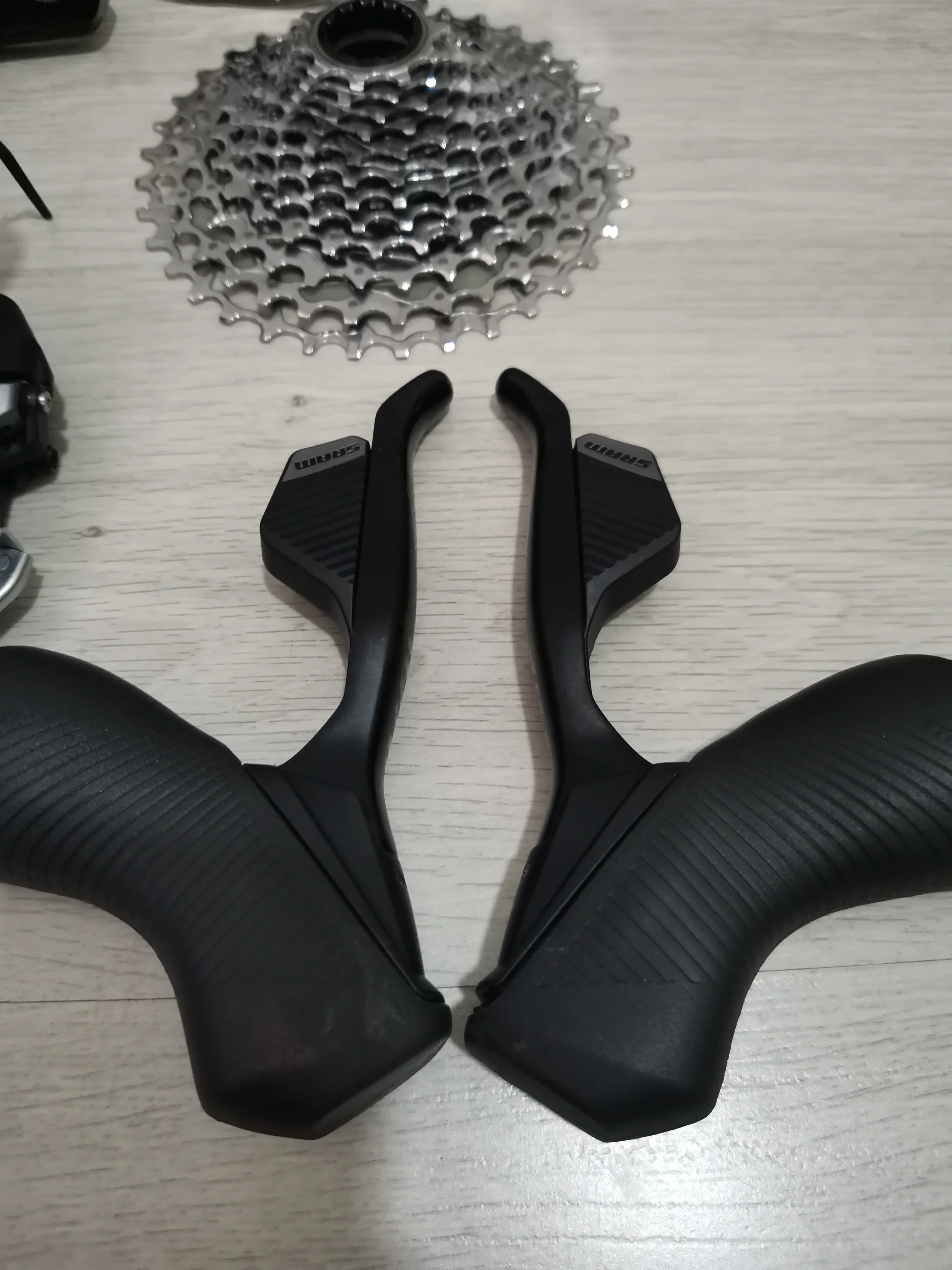Sram Rival AXS 12 Speeds - Disc - (Brand New !)