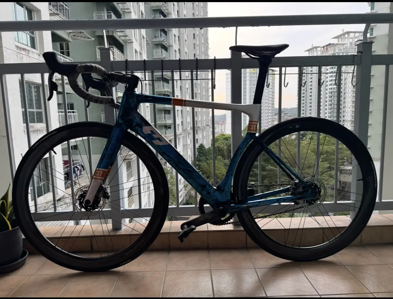 3T Strada Team (year 2020) with upgraded parts
