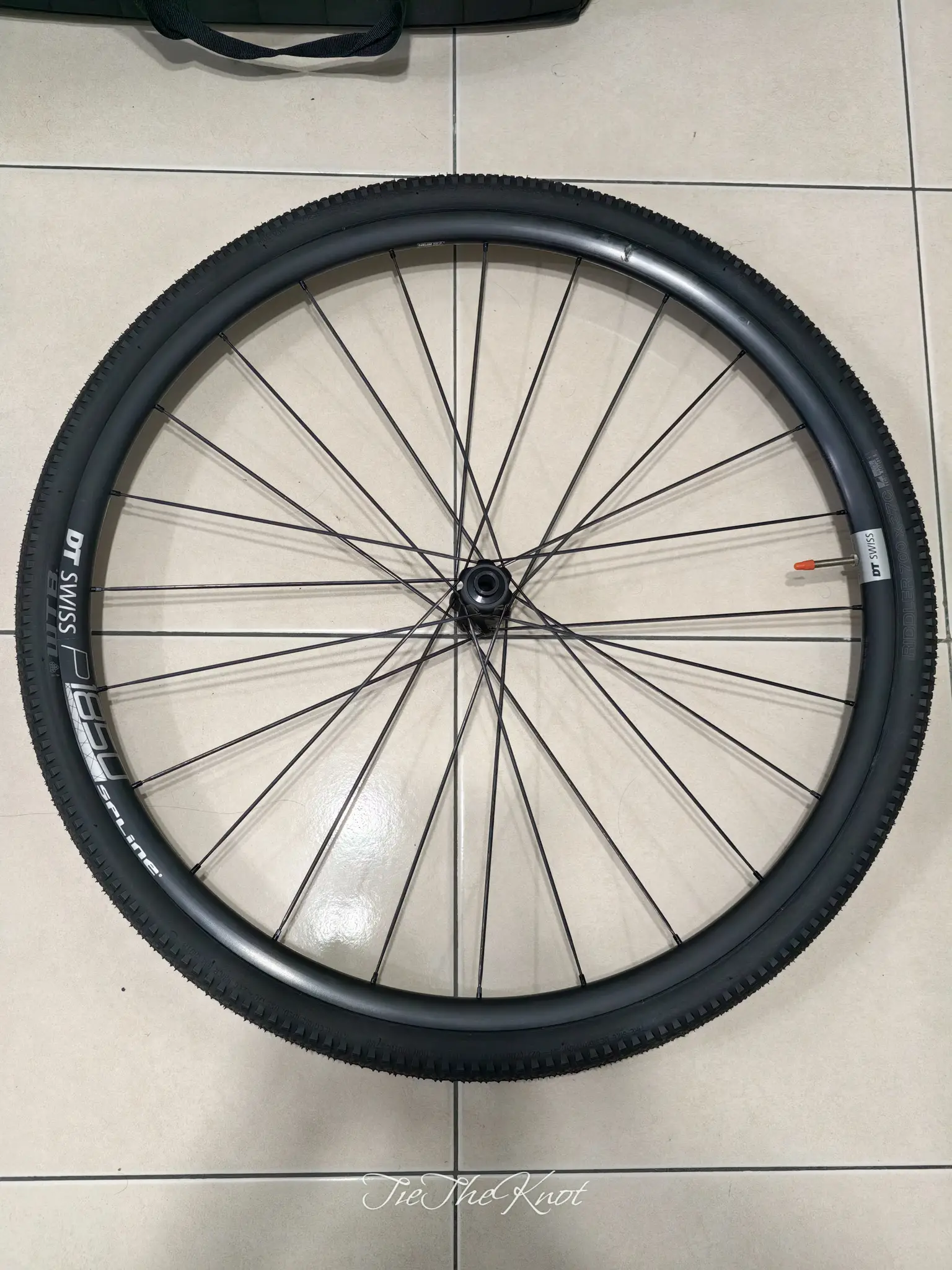 Gravel Bike Wheels DT Swiss P1850 spline (new took out from bike)