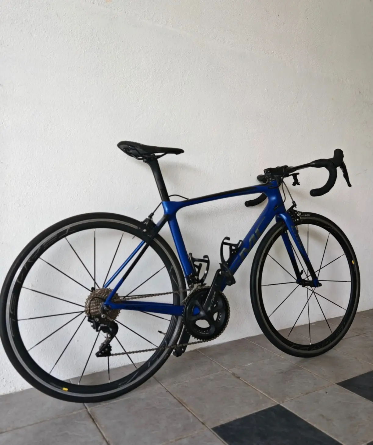 EMC R1.7 Carbon 47cm (R7000) 7.8kg (Like New!!)  WTS