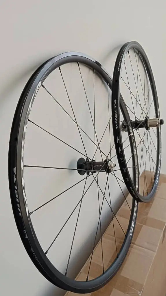 Road bike Giant Carbon Wheel