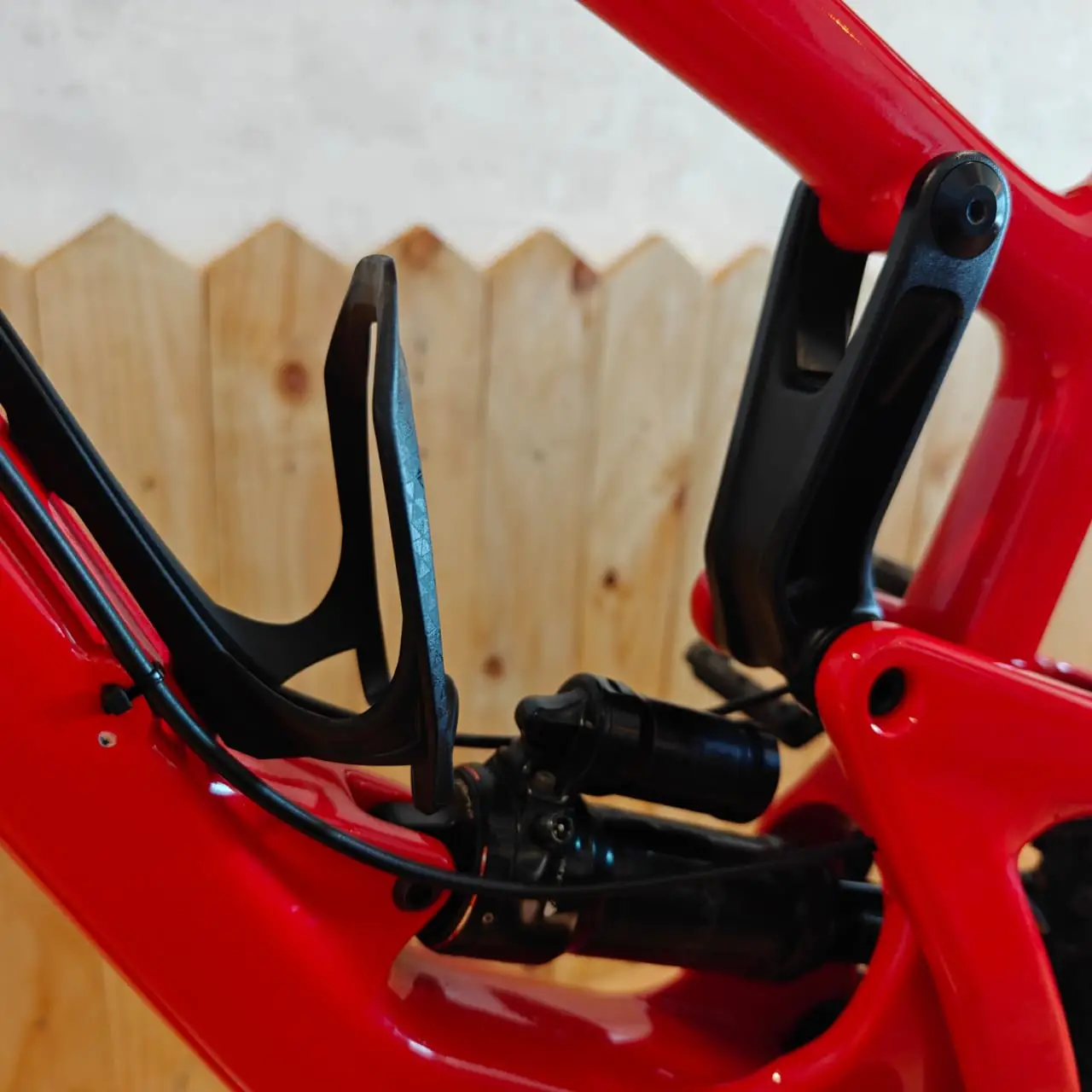 Santa Cruz Nomad Mountain Bike 27.5" rim Medium frame size ideal for rider 165cm-175cm