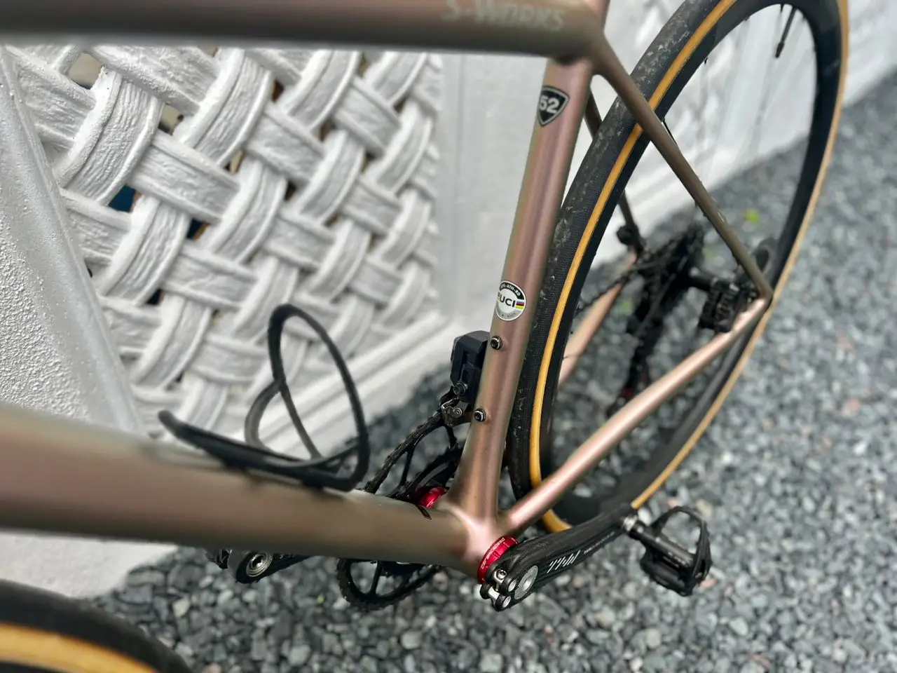 🚴‍♂️ S-Works Aethos – The Ultimate Lightweight Road Machine