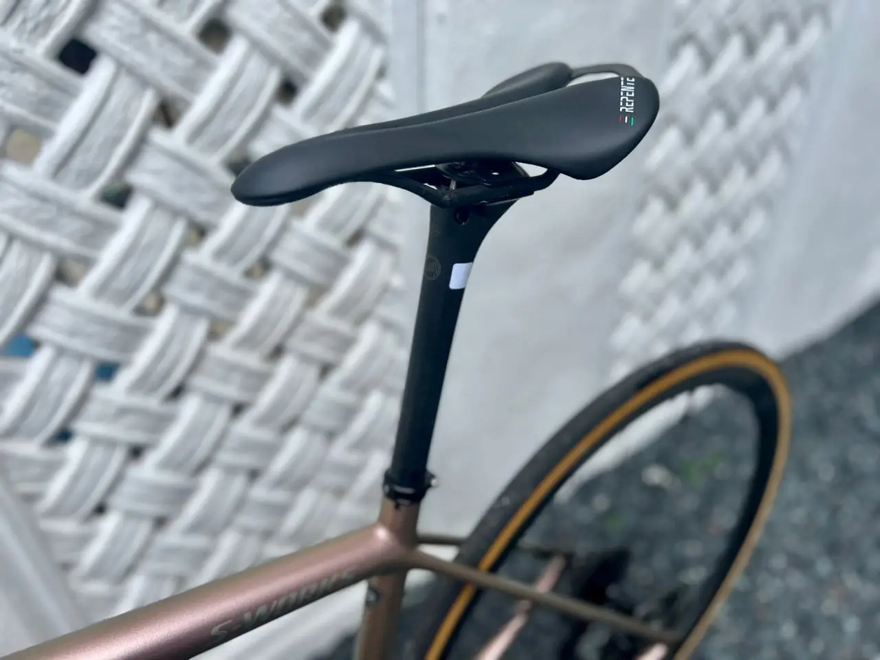🚴‍♂️ S-Works Aethos – The Ultimate Lightweight Road Machine