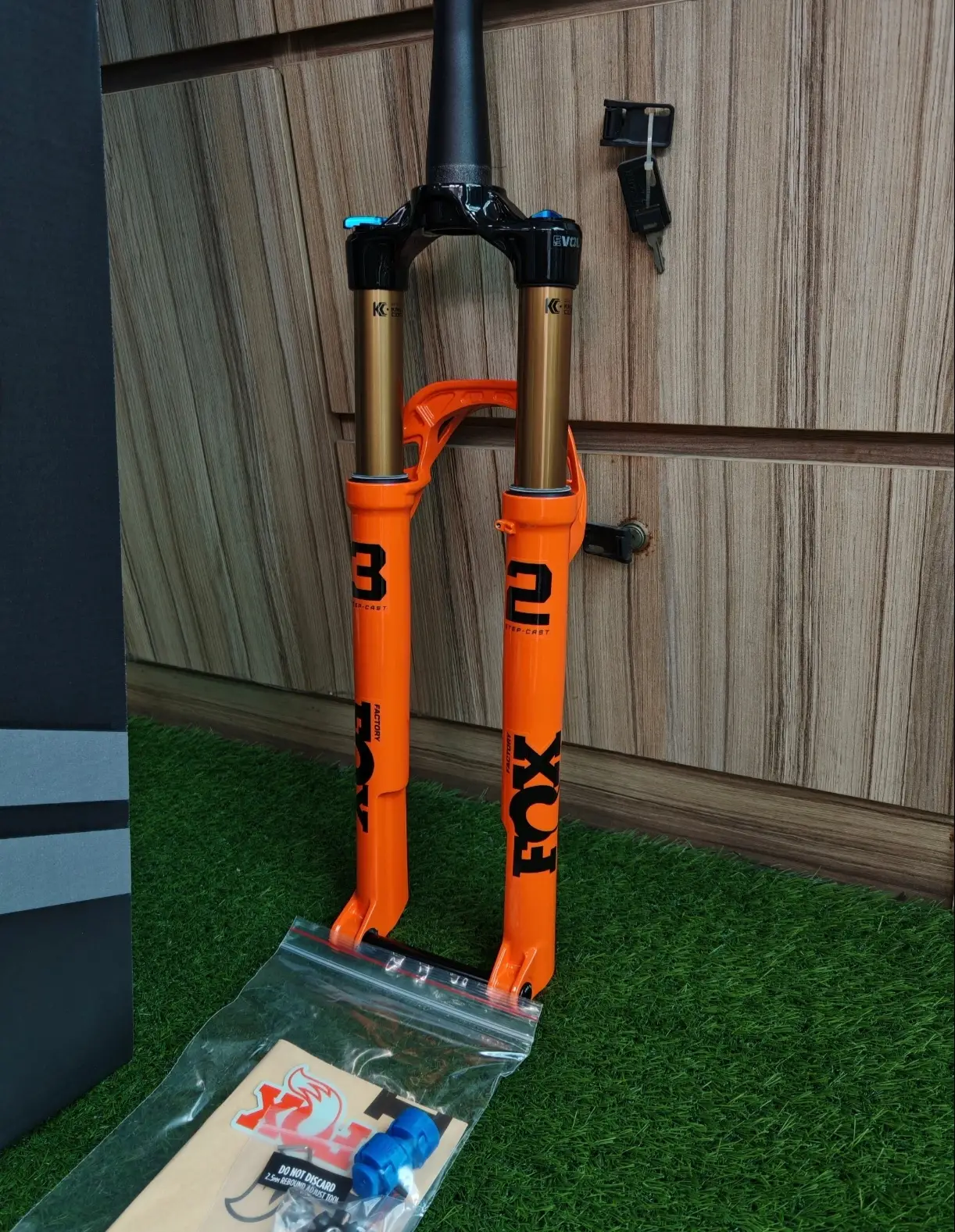 Fox Factory 32 Float Grip SL(29er) 100mm - (Brand New )