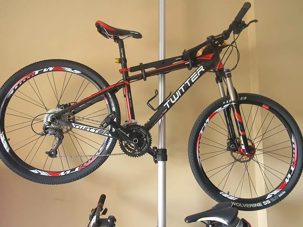 mountain bike, mini velo and rack