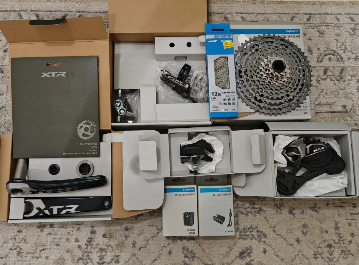 Shimano XTR M9200 Di2 (12 Speeds) 4 pot brakeset - Brand New !!!