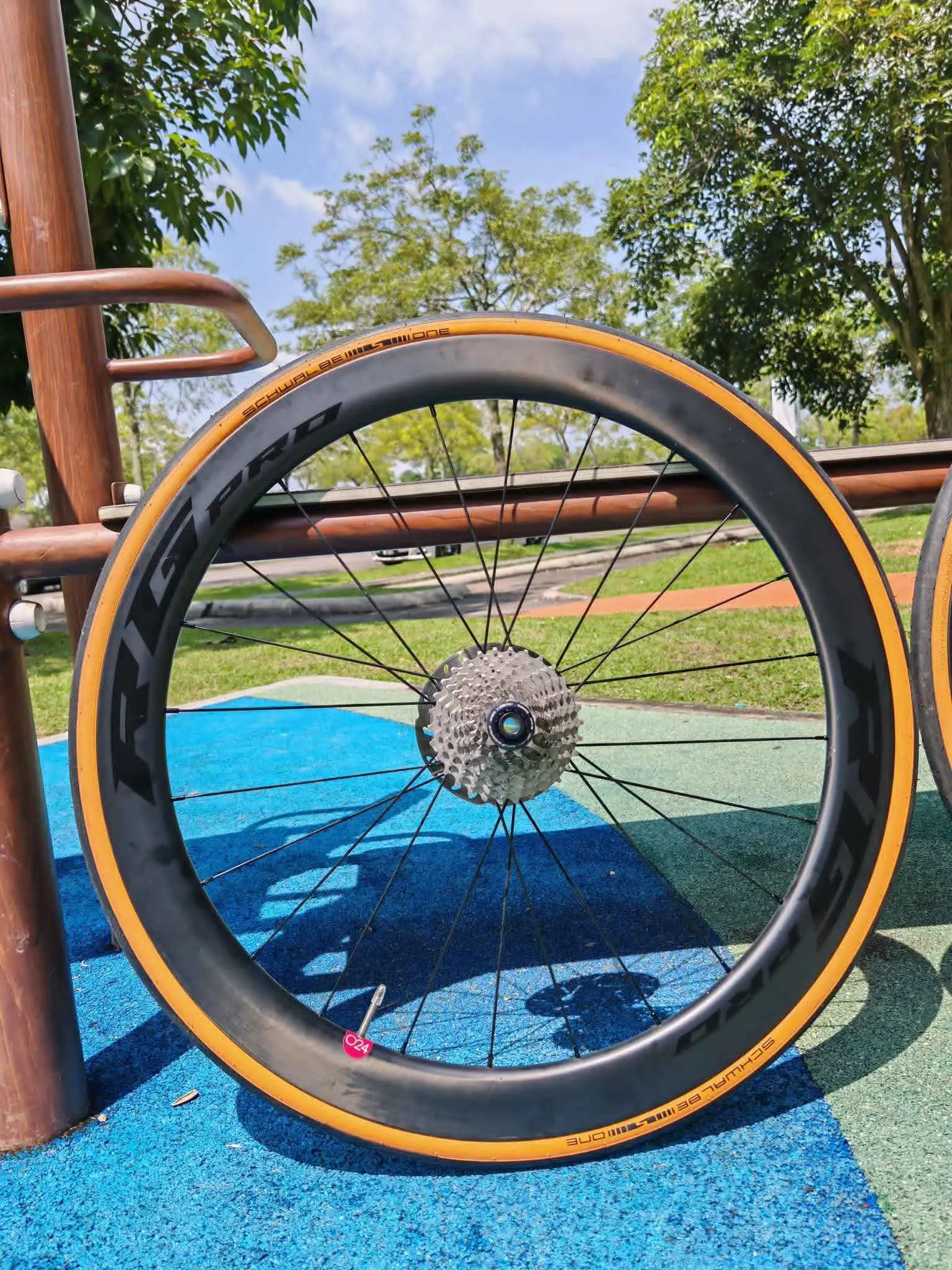 RG Pro Carbon Disc Wheelset (50mm) Ceramic Bearing (1.4kg) - Like New !!