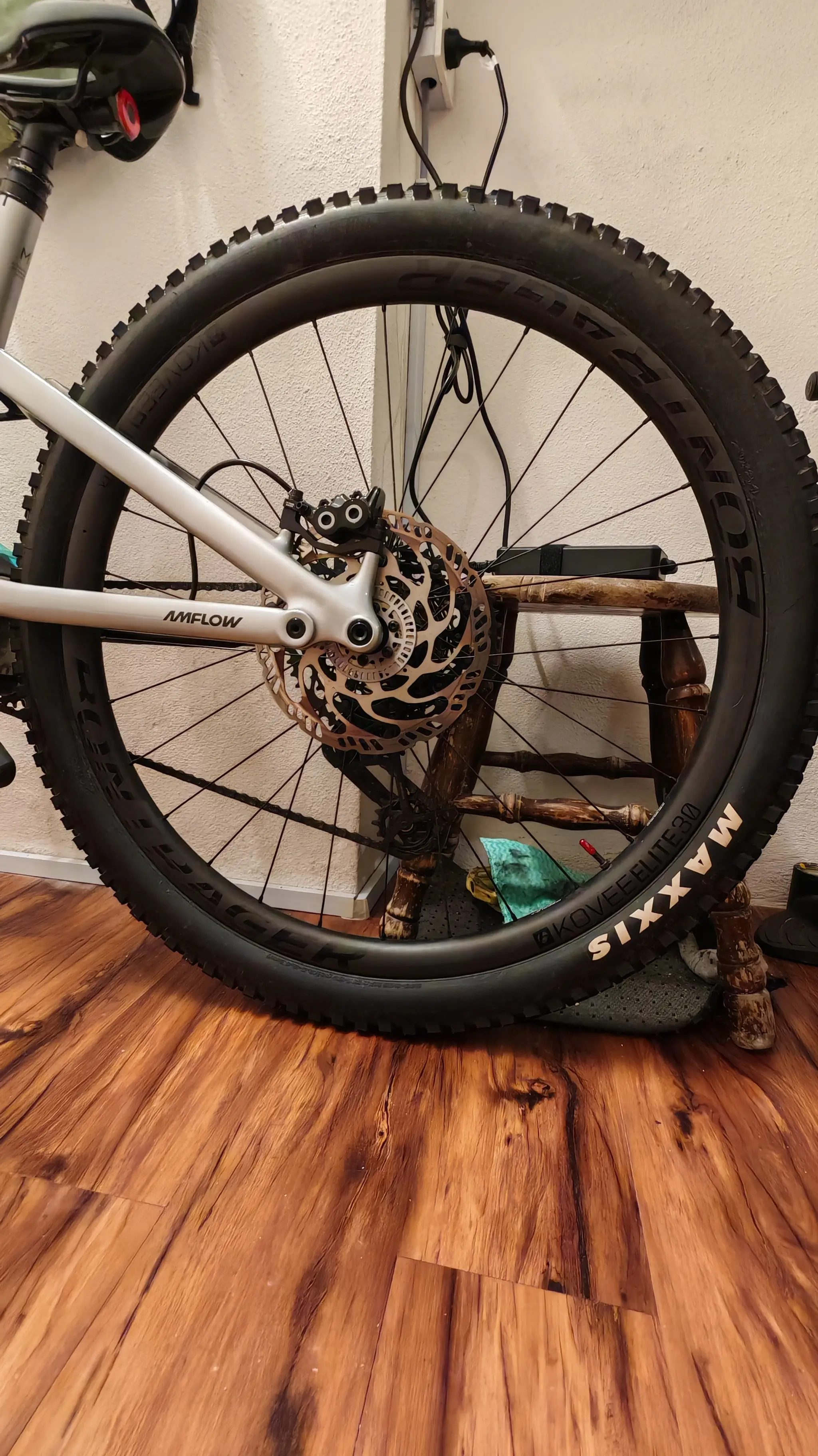 Bontrager light carbon 29" rim