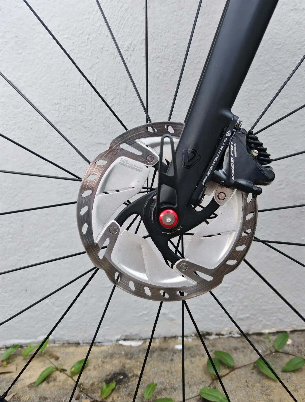 Shimano Ultegra R8020 (Disc ;11Speeds) Like New !!