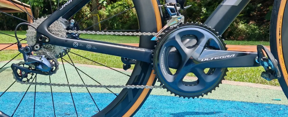 Shimano Ultegra R8020 (Disc ;11Speeds) Like New !!