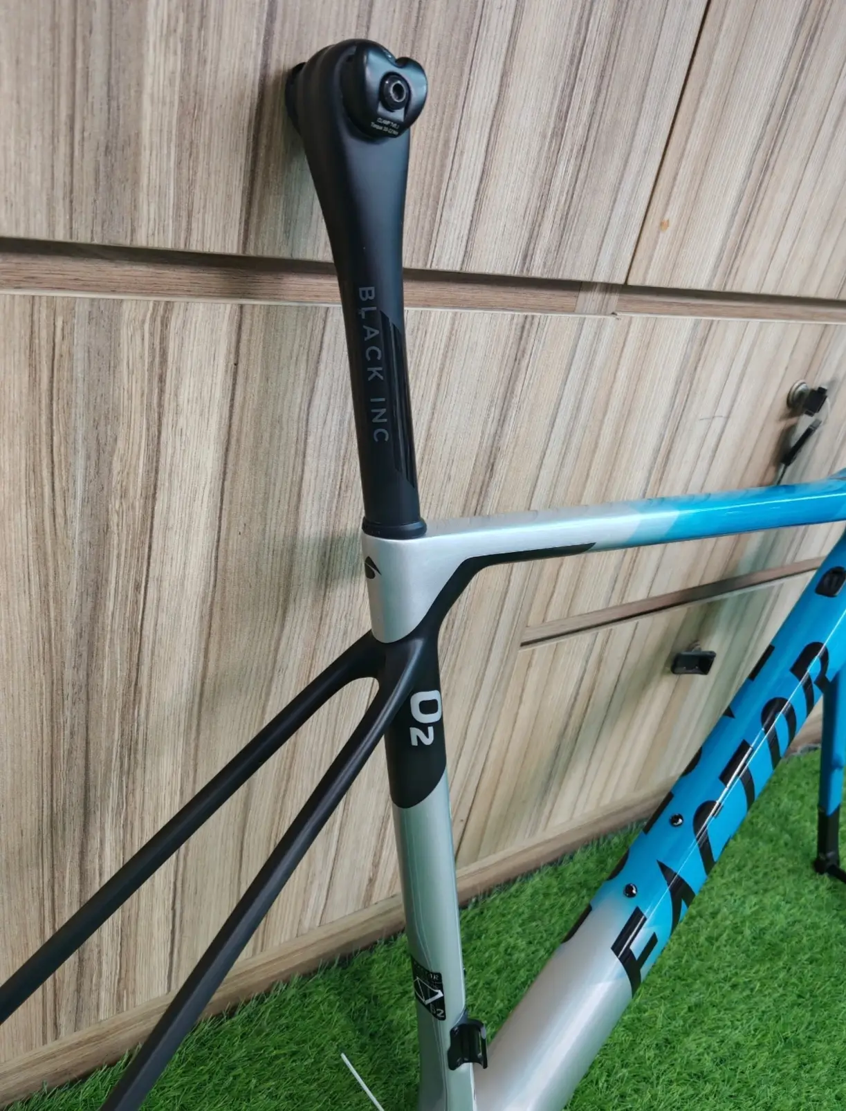 Factor O2D Frameset ONLY -Miami Blue- (52cm) Brand New (Demo Unit !!!)
