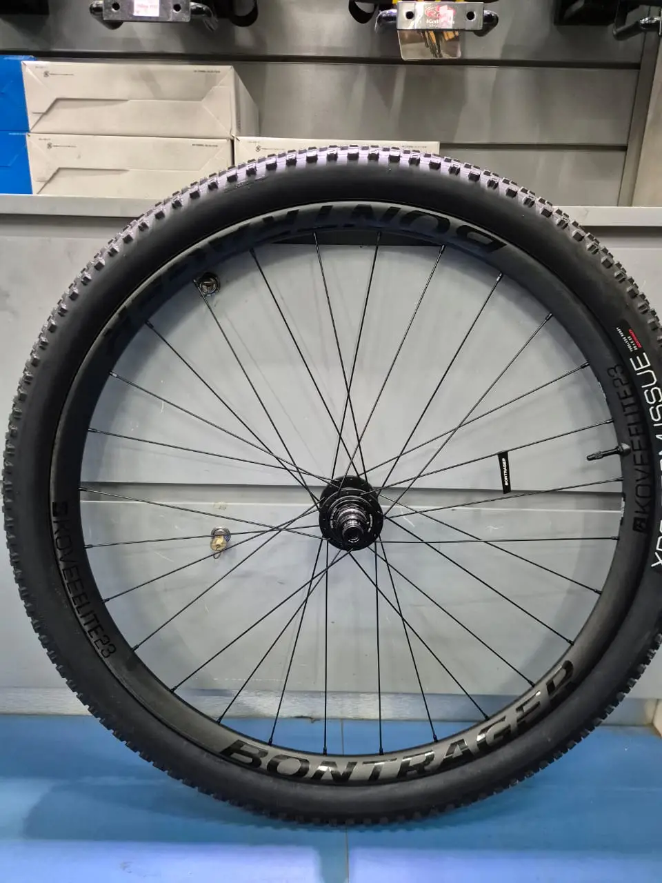 Bontrager Kovee Elite 23 TLR (29er) XDR (Brand New) Carbon Wheelset