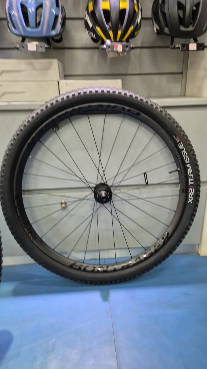 Bontrager Kovee Elite 23 TLR (29er) XDR (Brand New) Carbon Wheelset