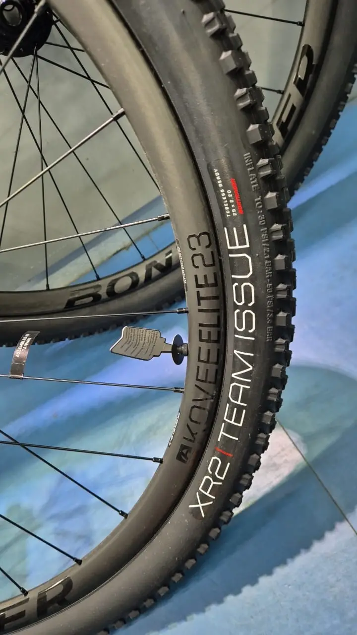 Bontrager Kovee Elite 23 TLR (29er) XDR (Brand New) Carbon Wheelset