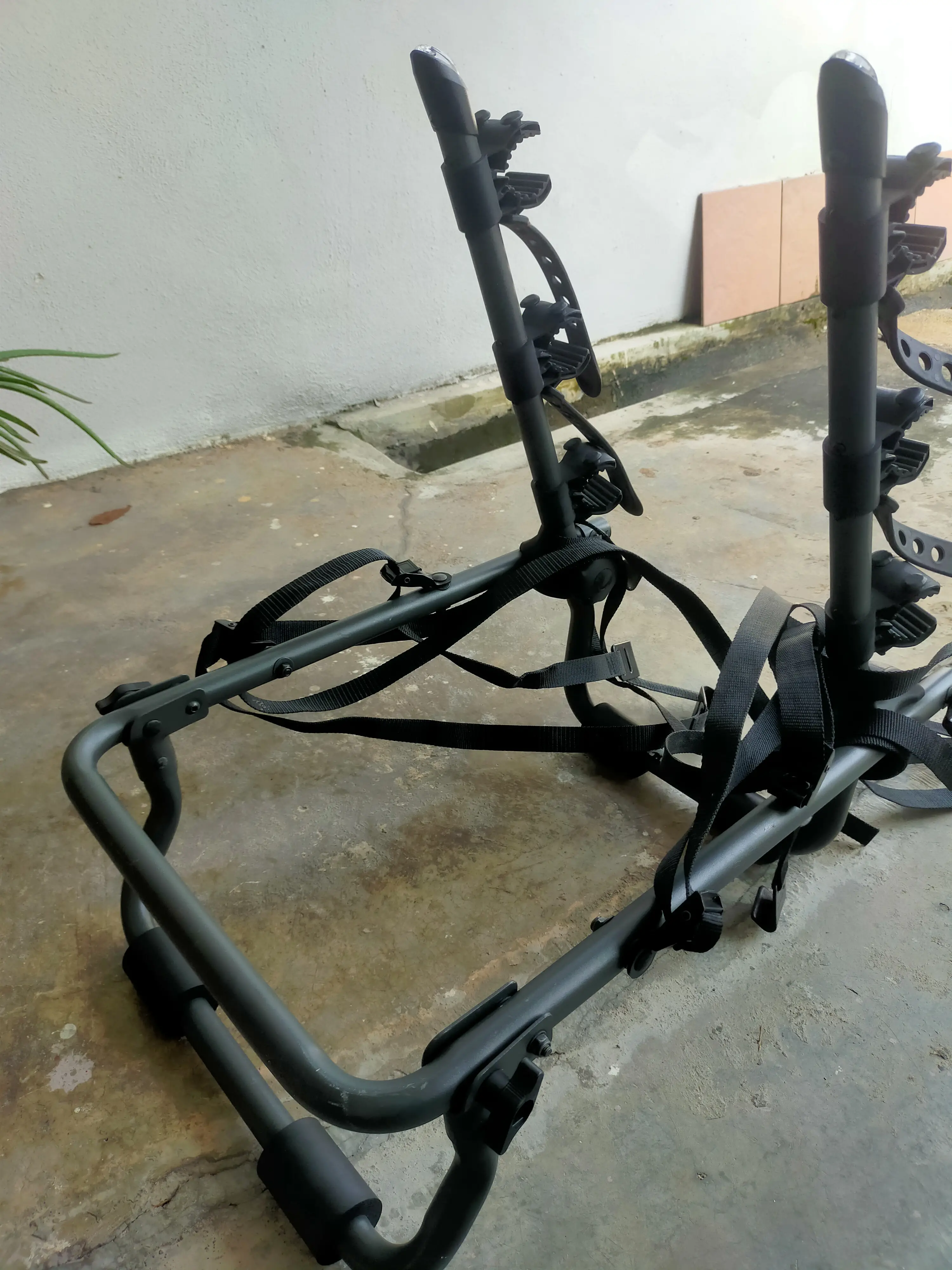 Mobile bike hanger