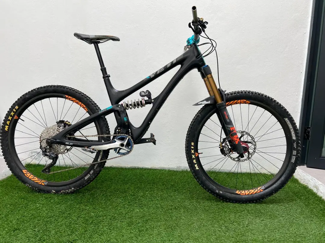 Yeti SB5 carbon Complete Bike